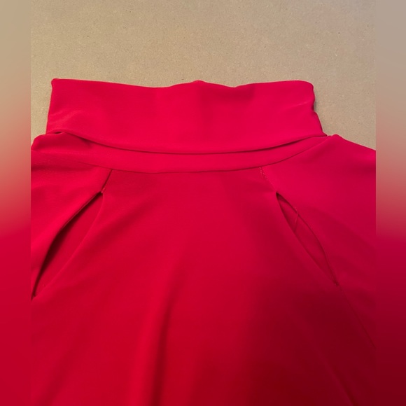 ⬇️ $39 ⬇️Marallis Collection Med Red Cold Shoulder Jersey long sleeved top. NWT. - Picture 3 of 14